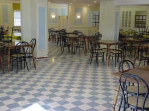 Ristorante Fregene dama bianco azzurro
